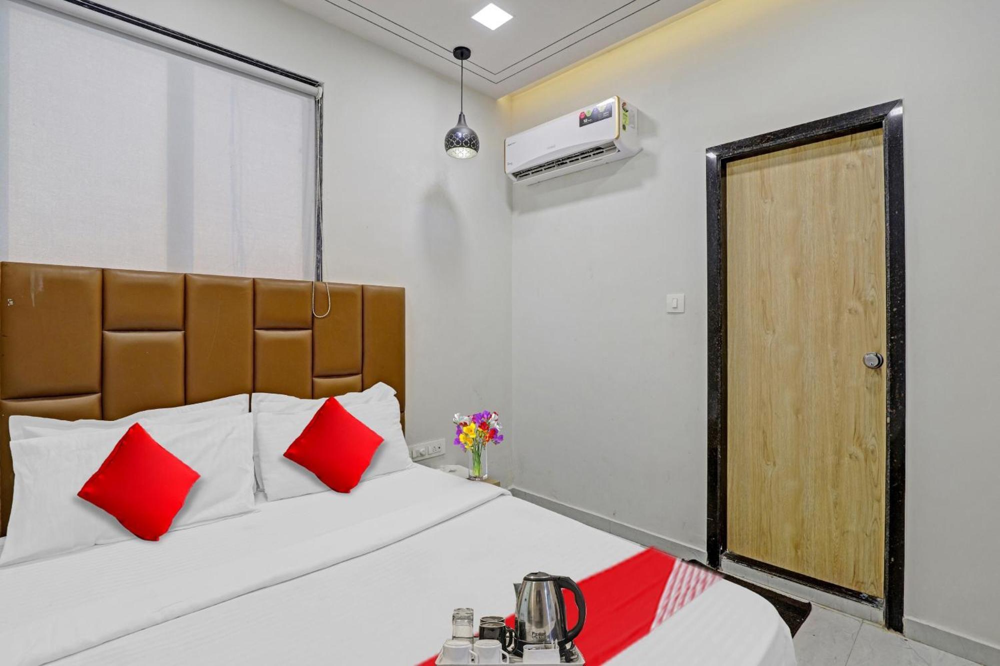 Hotel O Royal Orbit Surat Eksteriør billede