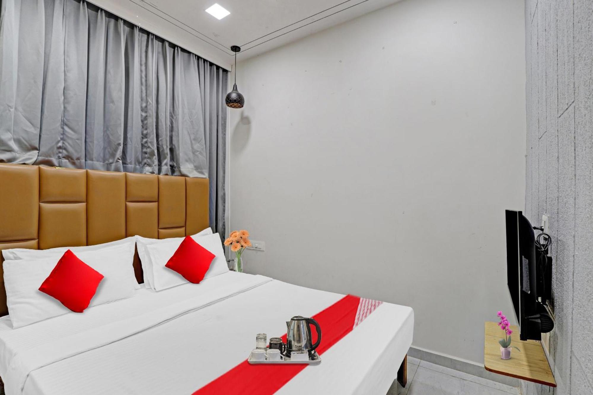 Hotel O Royal Orbit Surat Eksteriør billede